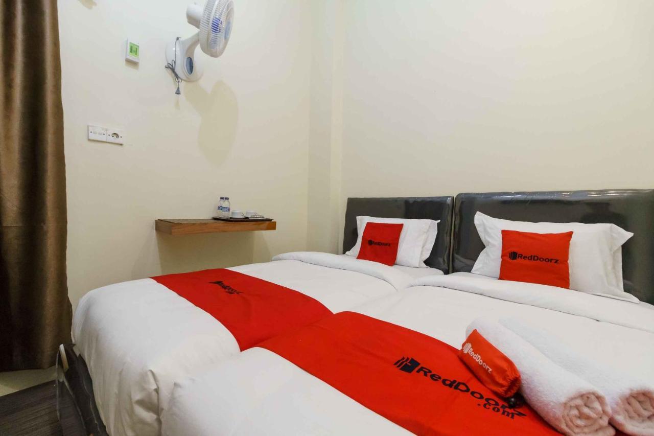 Hotel Reddoorz Syariah Near Lubang Jepang Bukittinggi Exterior foto